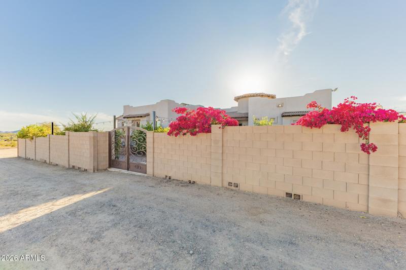 Privacy wall and gate 2