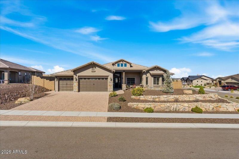 38-Front Street View