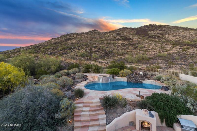 Stunning mountain views from pool