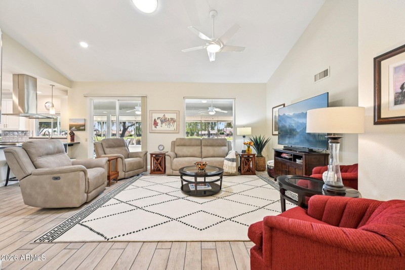 11-web-or-mls-W Ravenswood Dr-S1003-011