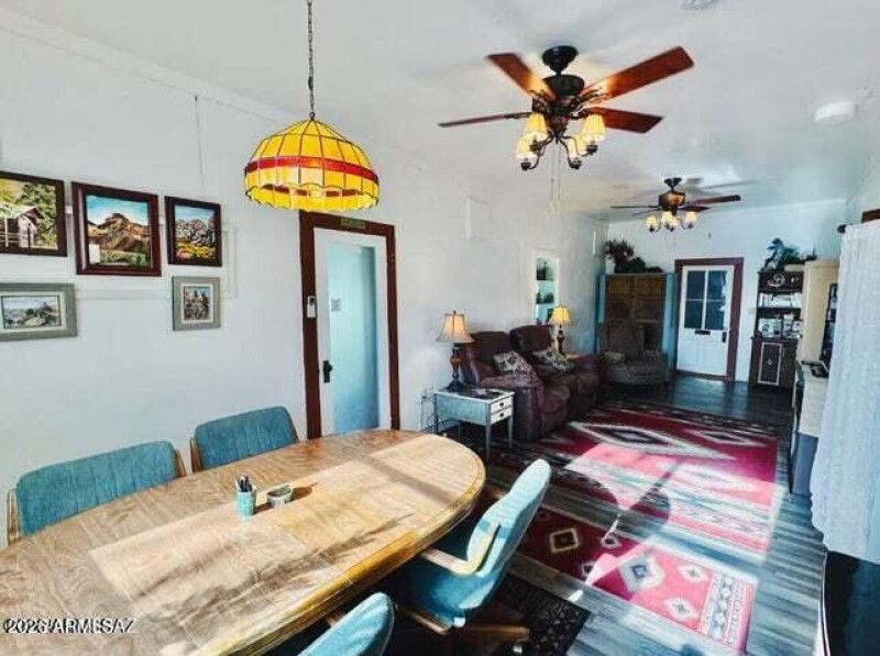 Guest House Dining Space