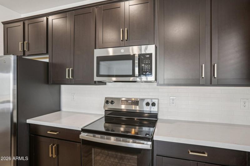 14-web-or-mls-W Camden Ave-S0703-014