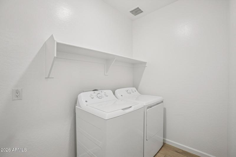 15-web-or-mls-W Camden Ave-S0703-015