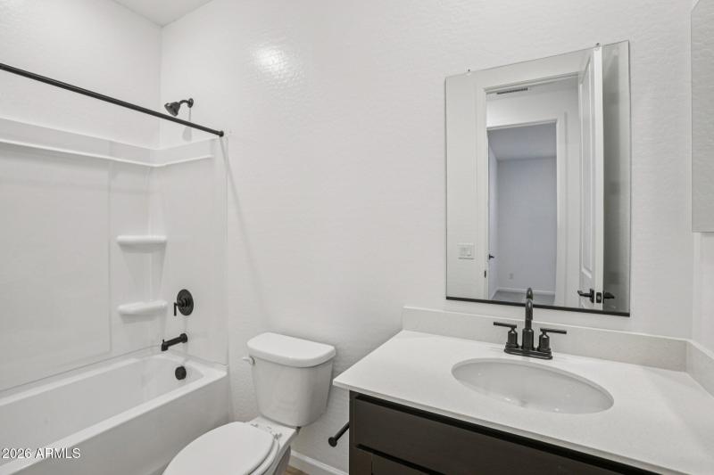 22-web-or-mls-W Camden Ave-S0703-022