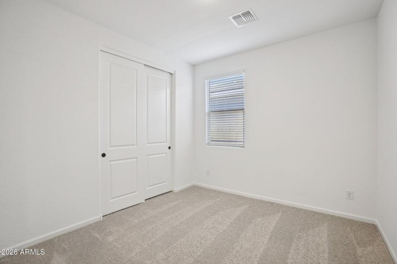 23-web-or-mls-W Camden Ave-S0703-023