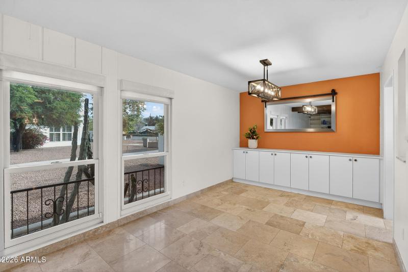 22-web-or-mls-29E Earll Dr