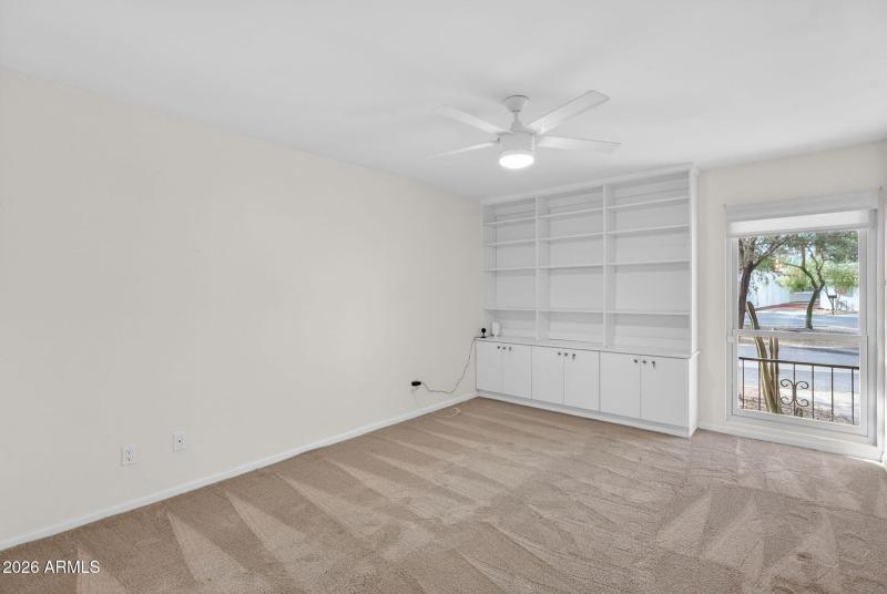 25-web-or-mls-38E Earll Dr