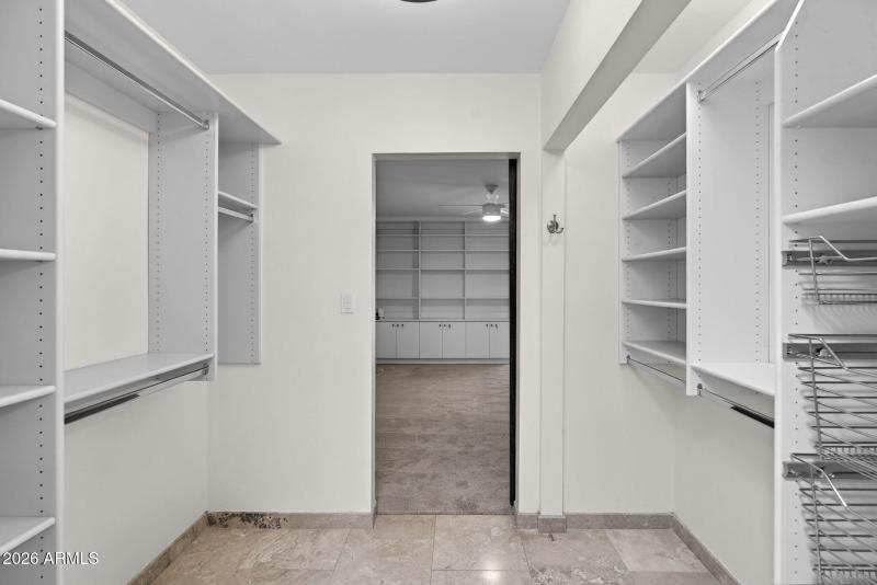 31-web-or-mls-44E Earll Dr