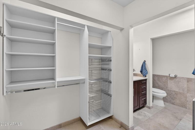 33-web-or-mls-46E Earll Dr