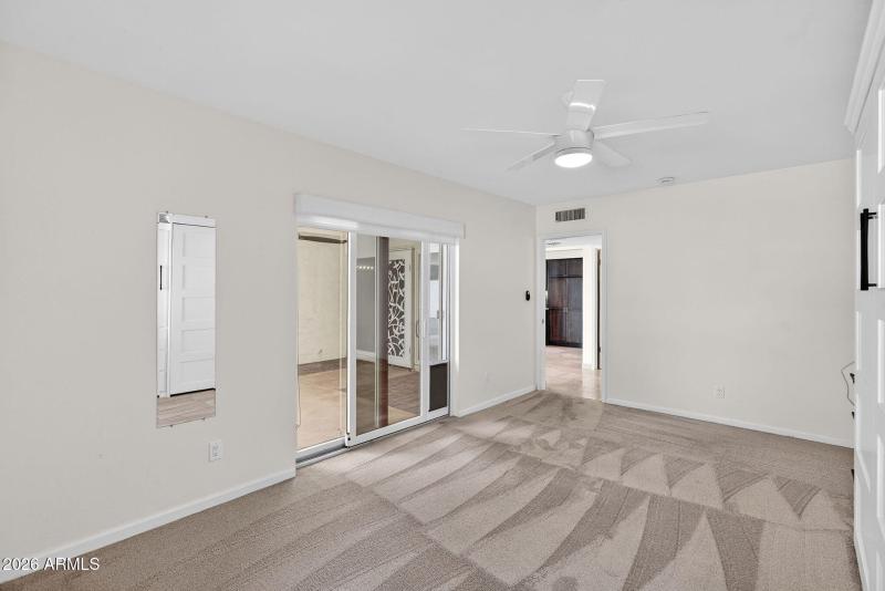 40-web-or-mls-53E Earll Dr