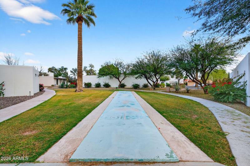 51-web-or-mls-09E Earll Dr