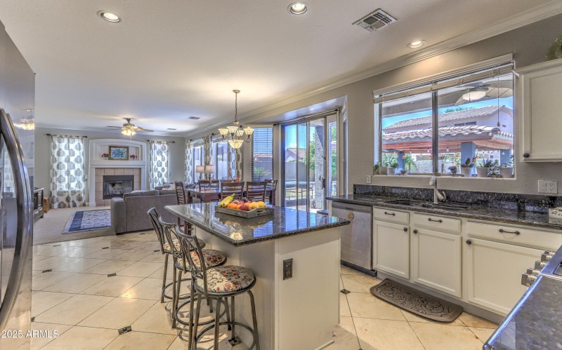 Light & Bright Kitchen