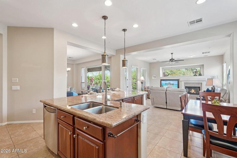 23-web-or-mls-N 127th Ln-S0703-023