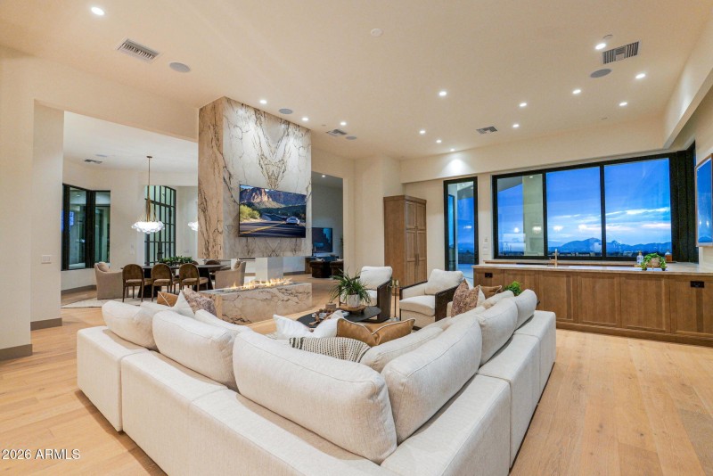 98-web-or-mls-P1558446