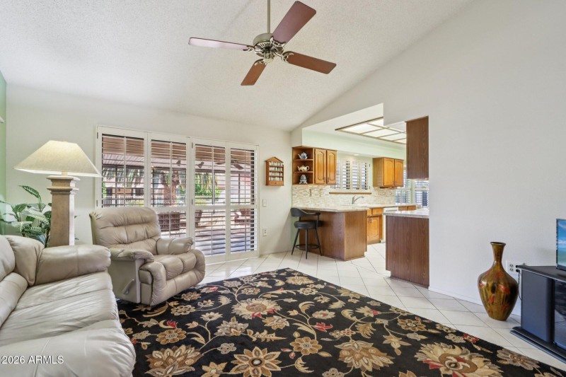 11-web-or-mls-W Terra Vista Dr-S1003-011