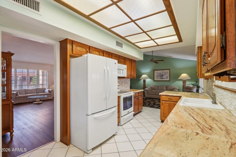 17-web-or-mls-W Terra Vista Dr-S1003-017