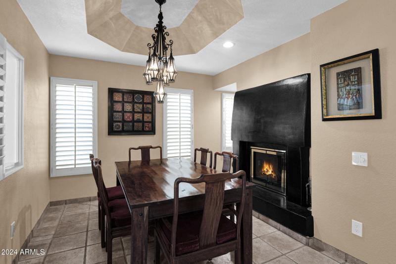 10460 E Fanfol LN, Dining Room with Fire