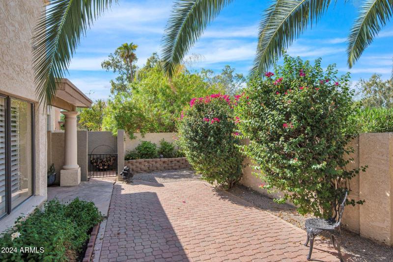 10460 E Fanfol Lane, Patio 4