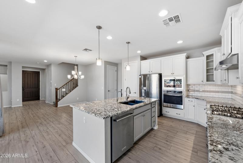 008__3909 E Perkinsville St