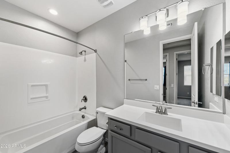 024__3909 E Perkinsville St