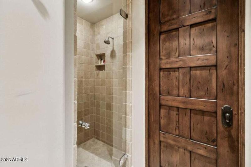 20250910190854263713000000-o