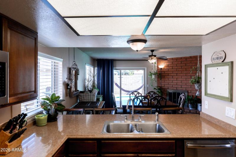 Kitchen View Brkfst Bar