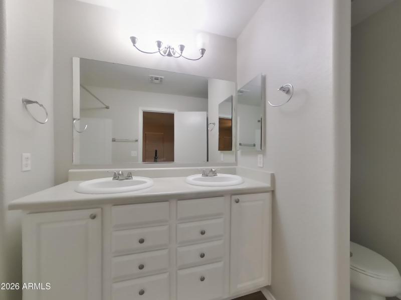 7_pc_IJASDhQdaY_gGmGlLsyMH_layout_2