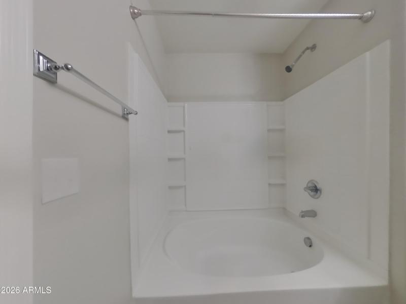 8_pc_IJASDhQdaY_gGmGlLsyMH_layout_1