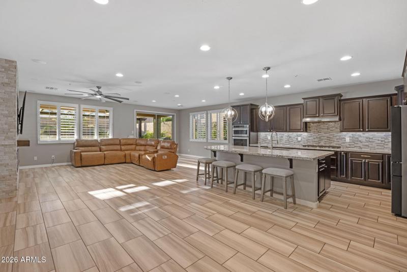 6-web-or-mls-32388-n-129th-dr