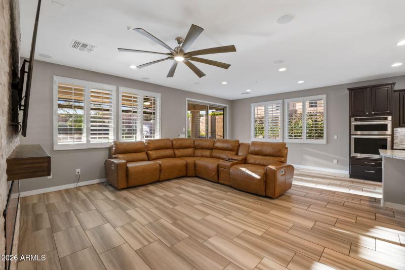 8-web-or-mls-32388-n-129th-dr