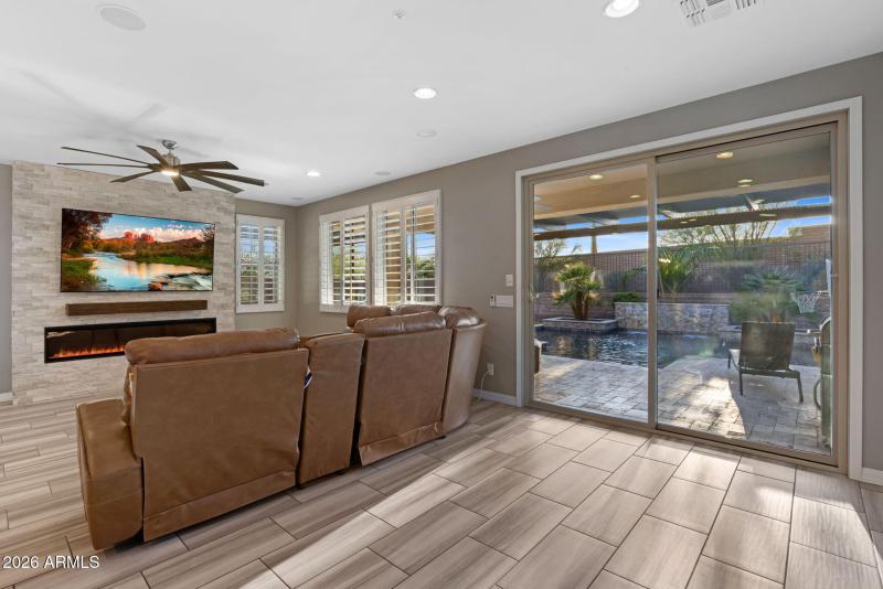 9-web-or-mls-32388-n-129th-dr