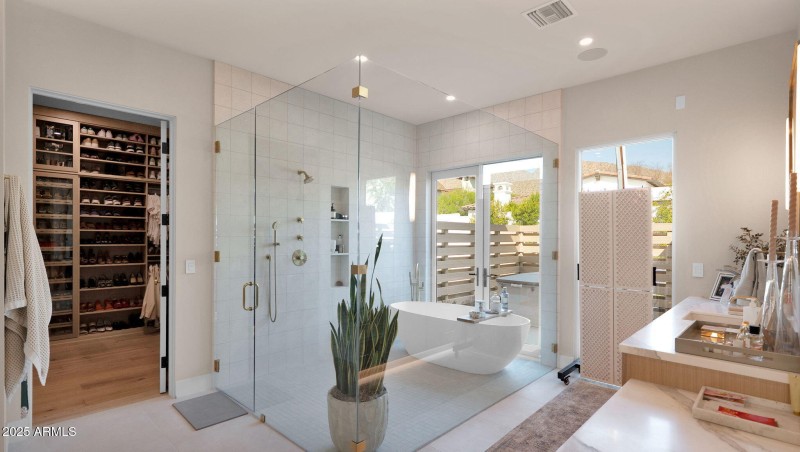 47-web-or-mls-P1243397