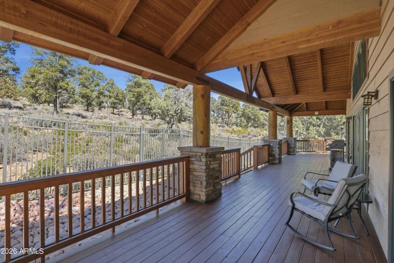 Back Covered Deck (3)