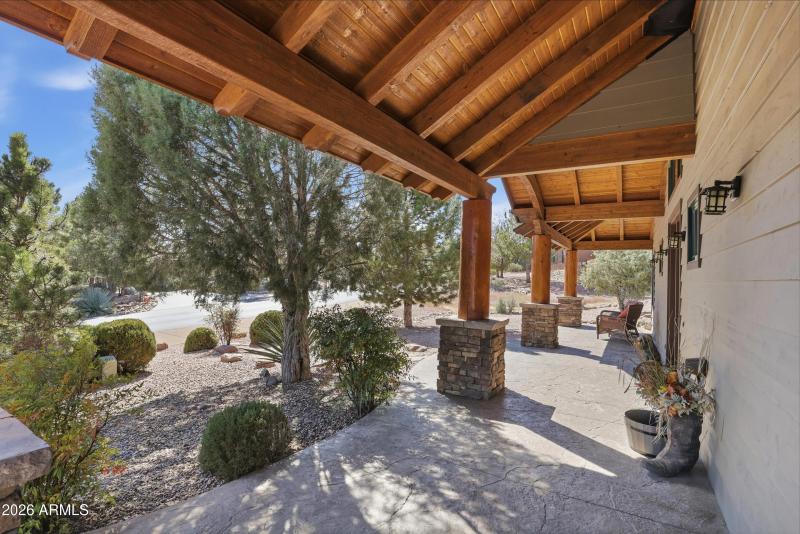 Front Covered Patio (1)