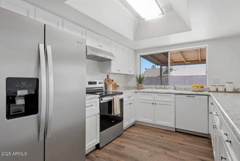 B (22) virtually staged