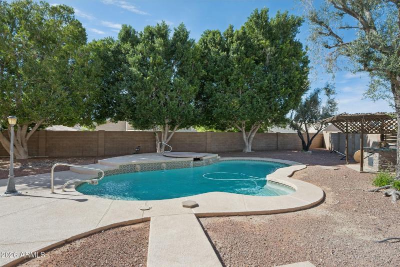 37-web-or-mls-4421-e-rocky-slope-dr