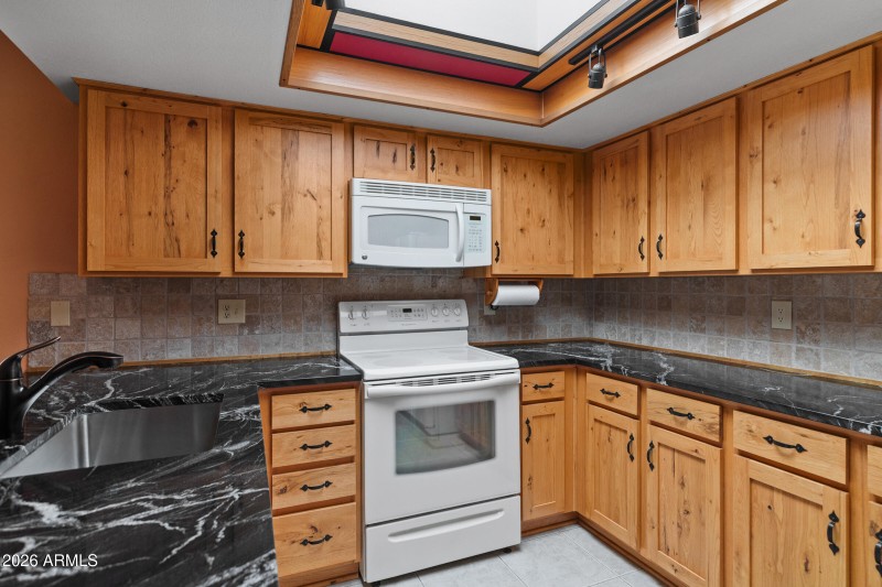 Kitchen/ hickory cabinets