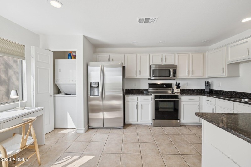 Fully Equipped Kitchen Amenities