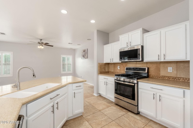 7371 W Kings Ave - 13