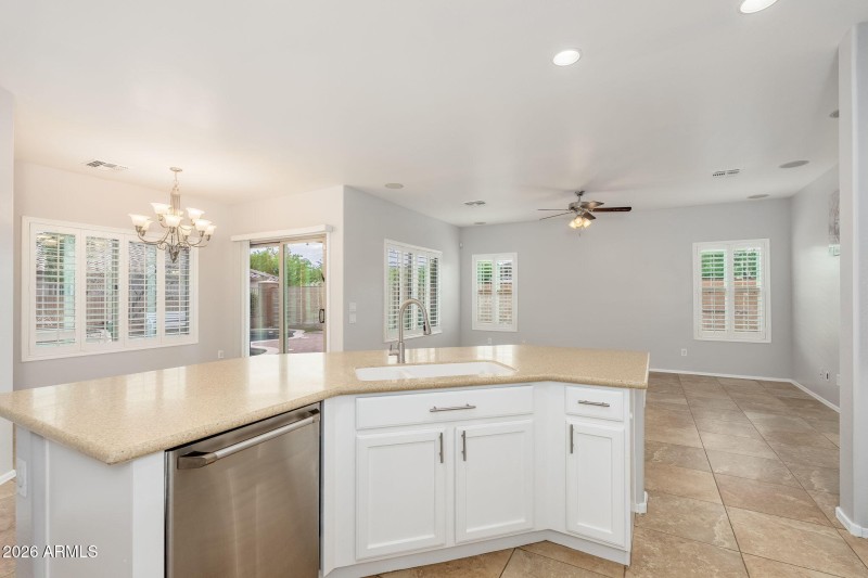 7371 W Kings Ave - 14