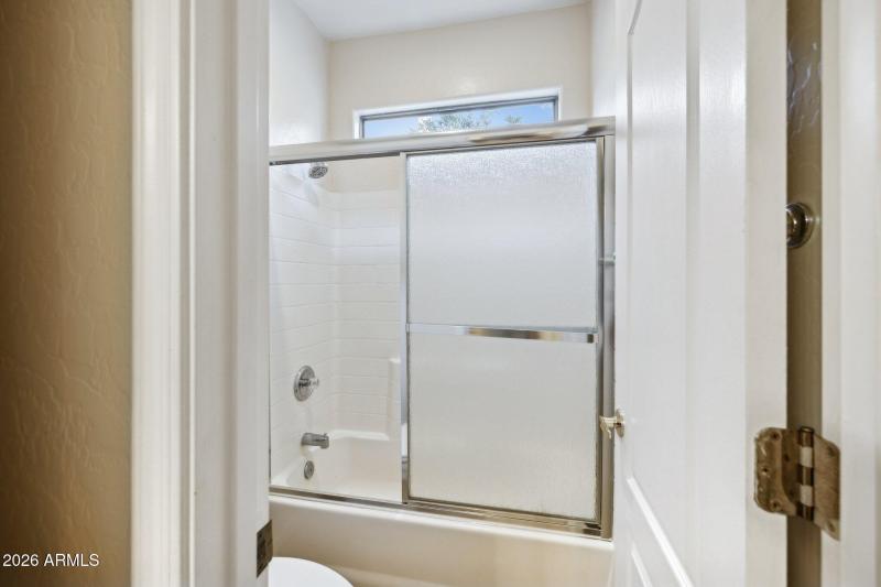 38 - Bath 2 - Tub-Shower