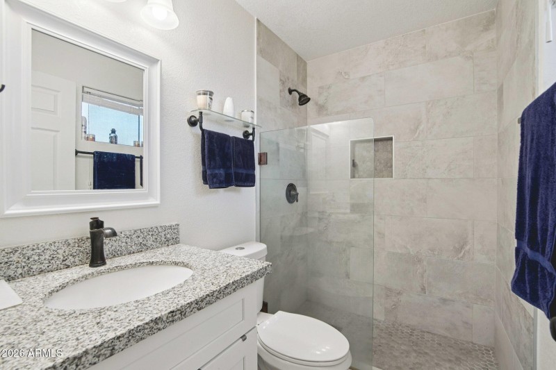 18-web-or-mls-W Kings Dr-S1003-018