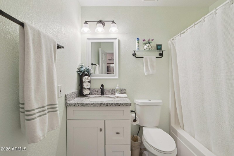 17-web-or-mls-W Kings Dr-S1003-017