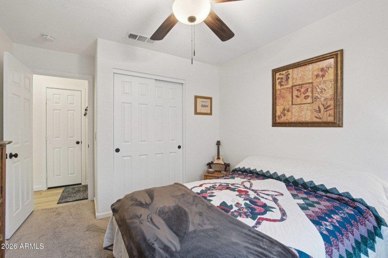 13-web-or-mls-W Kings Dr-S1003-013