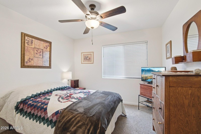 12-web-or-mls-W Kings Dr-S1003-012