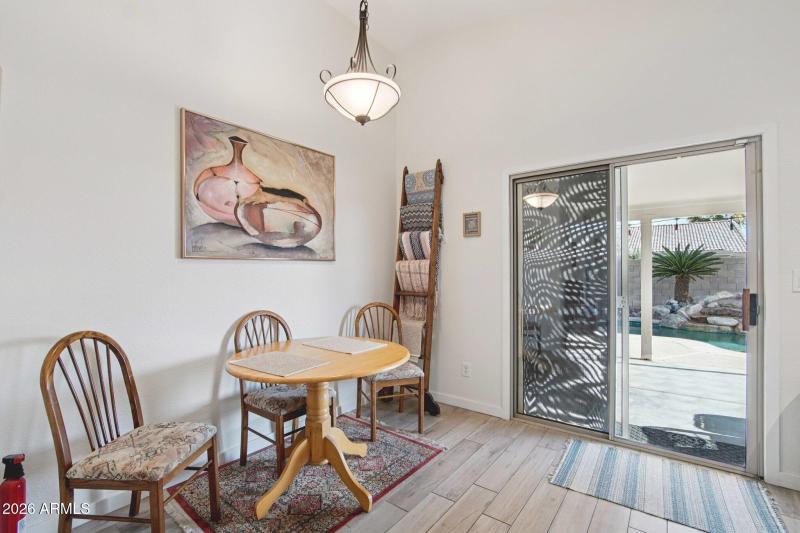 8-web-or-mls-W Kings Dr-S1003-008