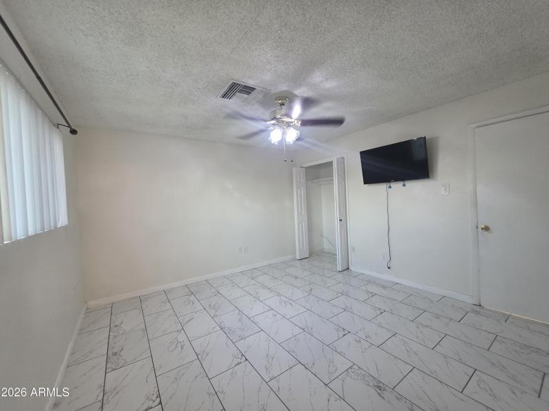 MASTER BEDROOM-Closet