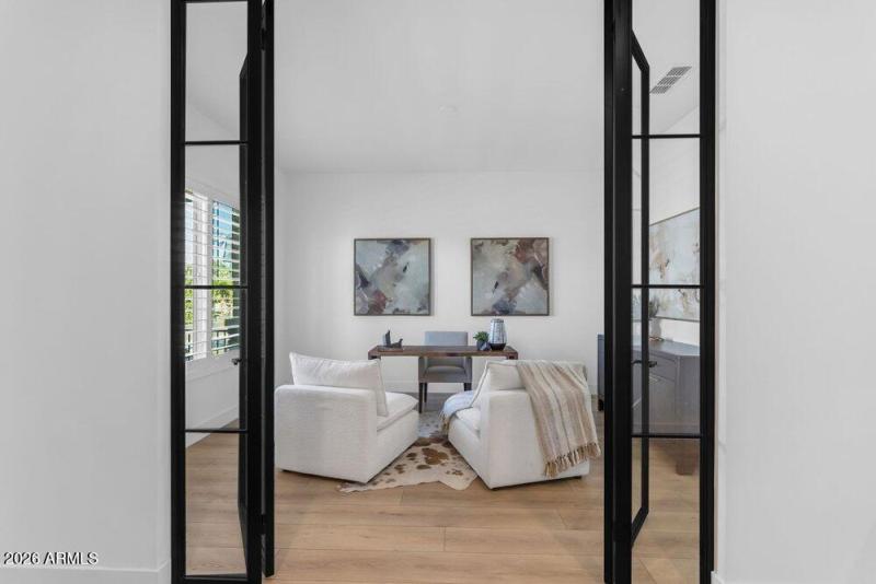 006_8-web-or-mls-022_a4m_ap_542