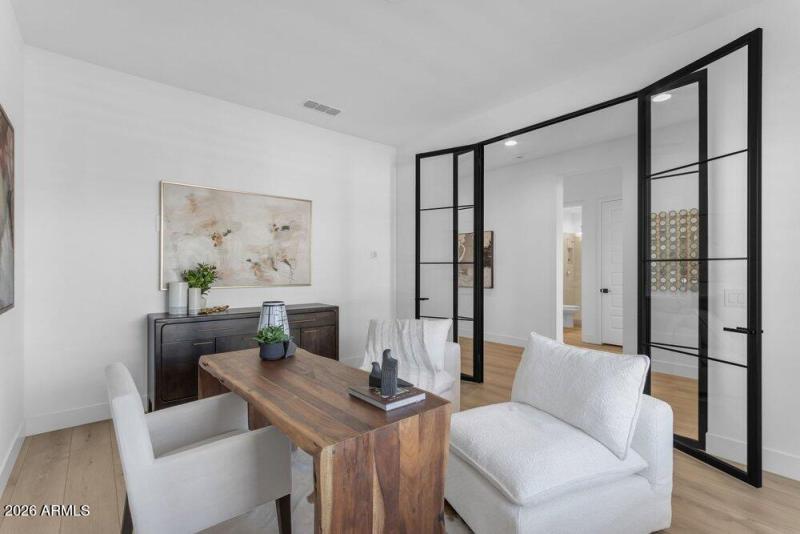 008_10-web-or-mls-028_a4m_ap_453