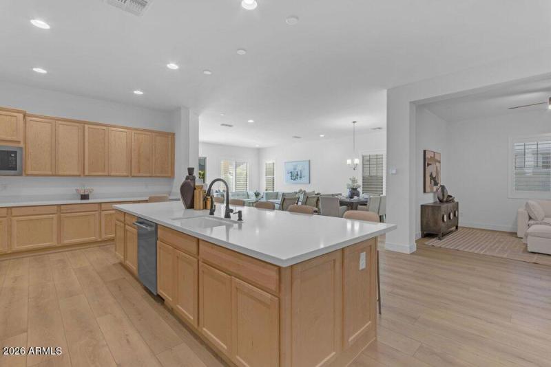 018_26-web-or-mls-076_a4m_ap_609